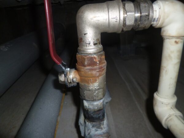\\Server\общая папка\НОВЫЕ ОБЪЕКТЫ 2013\ЭКСПЕРТ Дина Полисонова\Разрыв трубы СТРОГИНО\Фото\P1010752.JPG
